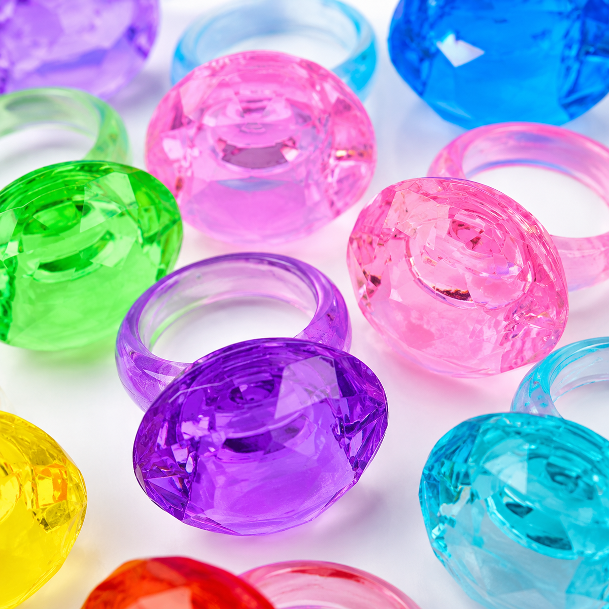 1167 Pk16 Plastic Diamond Rings