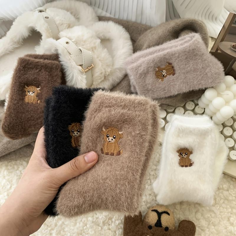 🎁New Year Special Deals £9.99!!⚡Buy 1 Get 3 Pairs⚡50K+ SOLD!💖Women's Cute Warm Highland Cow Embroidered Plush Socks