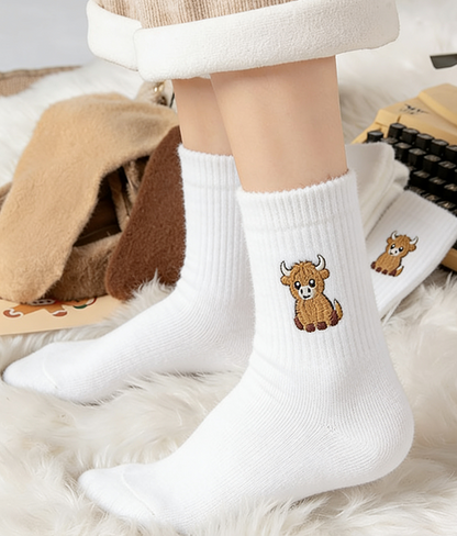 🎁New Year Special Deals £9.99!!⚡Buy 1 Get 3 Pairs⚡50K+ SOLD!💖Women's Cute Warm Highland Cow Embroidered Plush Socks