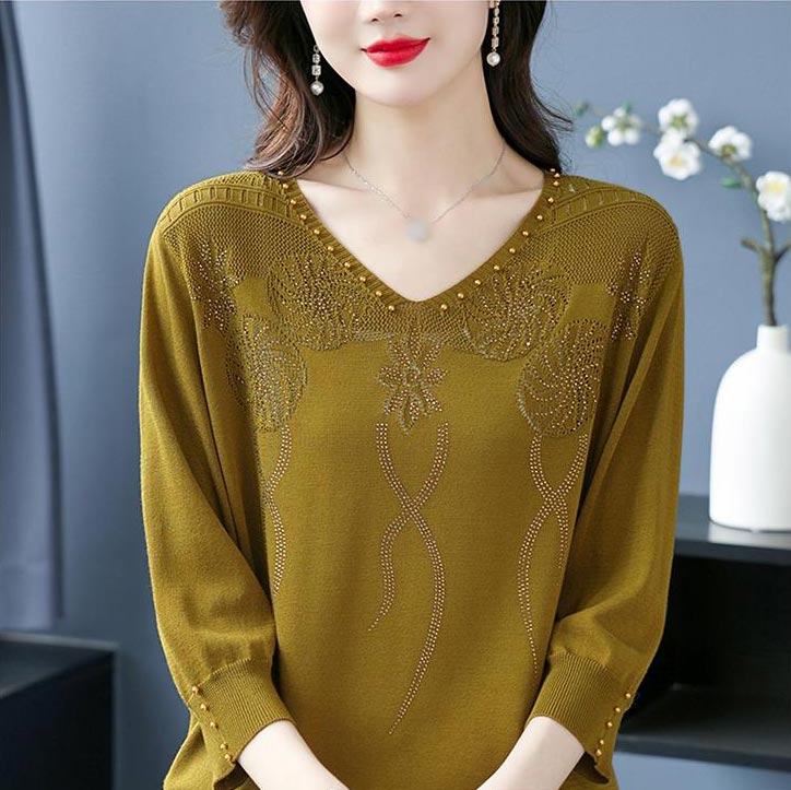 🎁Buy 2 Free Shipping🎁Women’s Vintage V-neck Beaded Pullover Shirt