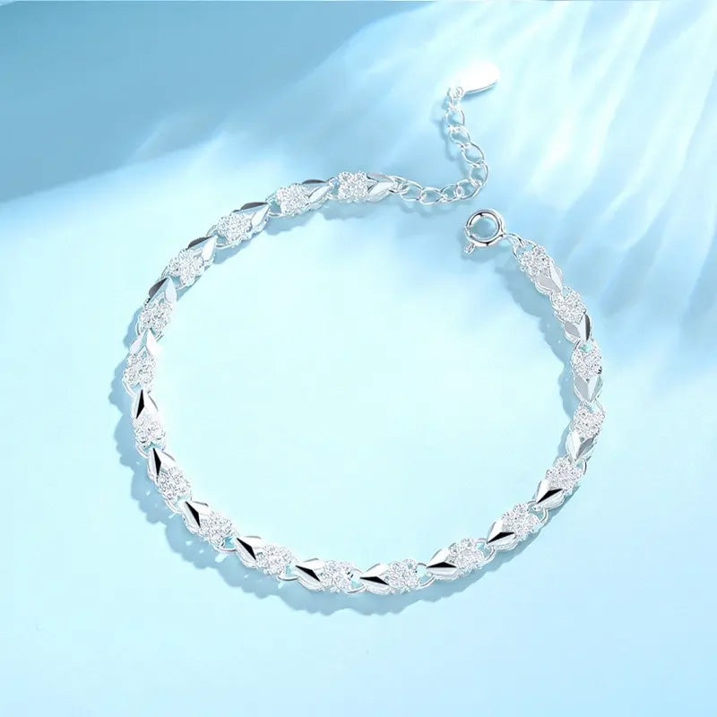 💥Buy 3 Get 1 Free✨Elegant Sparkling Lucky Clover Bracelet🍀